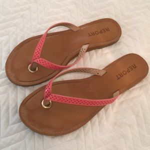 Report Flip Flops 💕Coral w Gold Detail Size 7